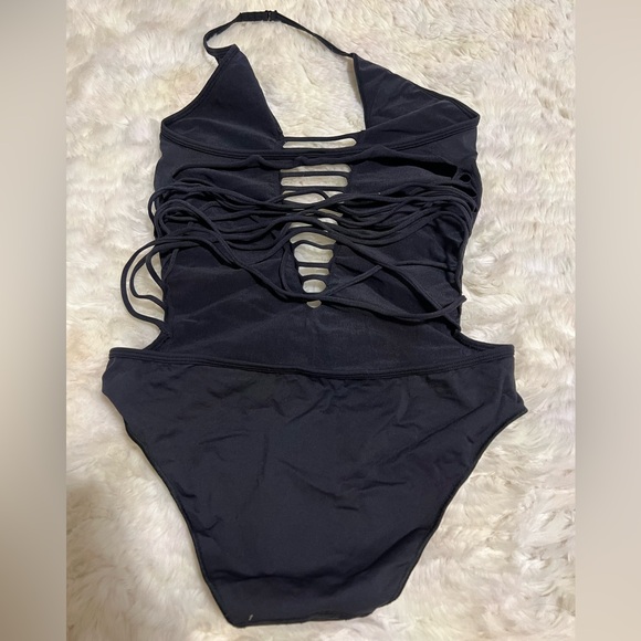 BUNDLE: 2 sets of swimsuits - Picture 2 of 4